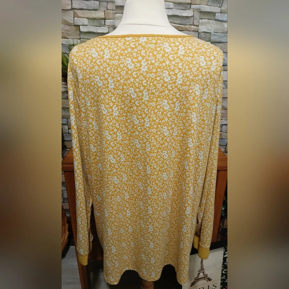 SUSAN GRAVER Printed Brushed Liquid Knit Floral Top 2X - Picture 4 of 6